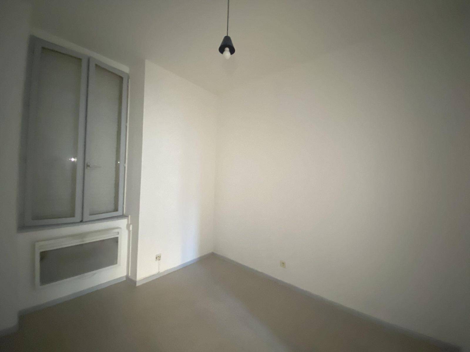 Image d'un appartement 1 pièce à louer à 370€ à valence (26000)