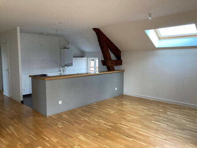 Location Appartement 3 pièces 69.81 m² Bourg-en-Bresse (01000)
