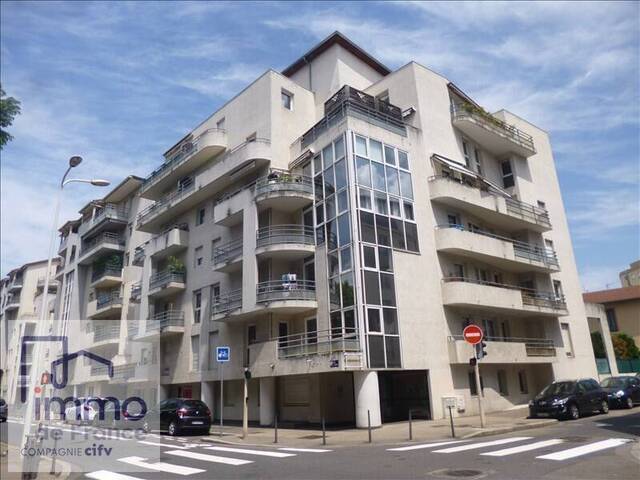 Location Appartement 2 pièces 54.99 m² Lyon 8e Arrondissement (69008) Montplaisir
