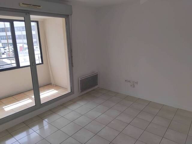 Location Appartement 1 pièce 30 m² Lyon 8e Arrondissement (69008) Bachut