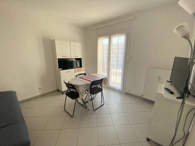Location appartement rénové 1 pièce 17.76 m² à Montpellier (34000)