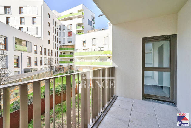 Location appartement 4 pièces 95.74 m² à Saint-Denis (93200)