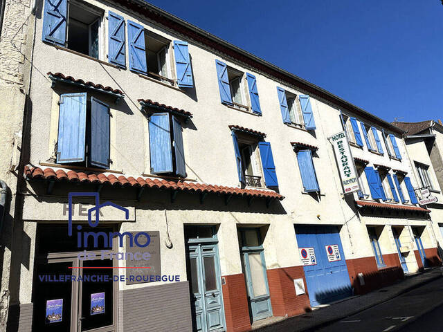 Vente immeuble 20 pièces 750 m² à Villefranche-de-Rouergue (12200)