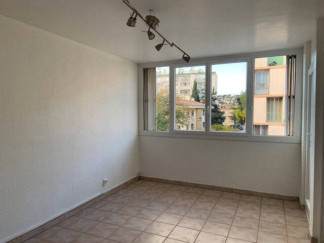 Location Appartement 3 pièces 52.31 m² Toulon (83200)
