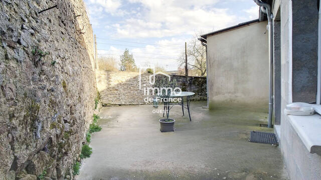 Vente maison 3 pièces 58 m² à Saint-Pierre-sur-Orthe (53160)