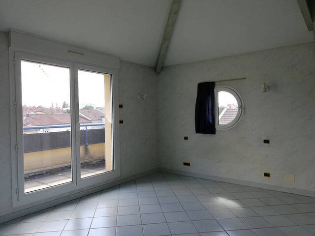 Location Appartement 1 pièce 26.7 m² Bourg-en-Bresse (01000)