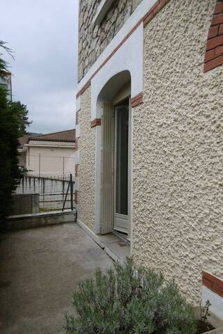 Location appartement t2 37 m² à Villefranche-de-Rouergue (12200)