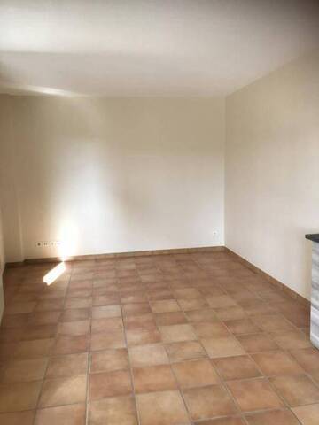 Location appartement t1 bis 2 pièces 38 m² à Villefranche-de-Rouergue (12200)