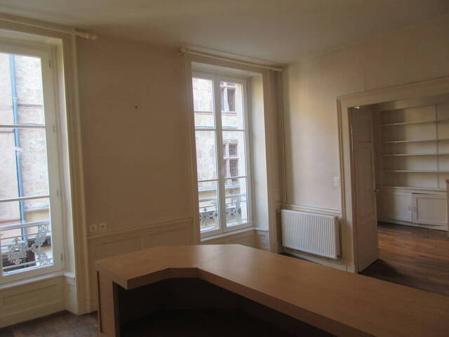 Location appartement t6 et plus 2 pièces 62 m² à Rodez (12000)