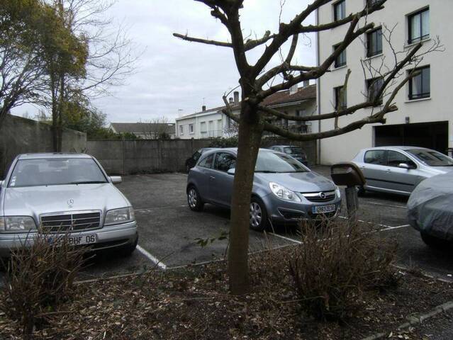 Location stationnement parking externe à Talence (33400) Lycee