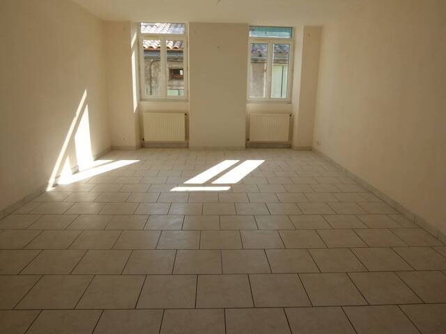 Location appartement 3 pièces 71 m² à Aubenas (07200)