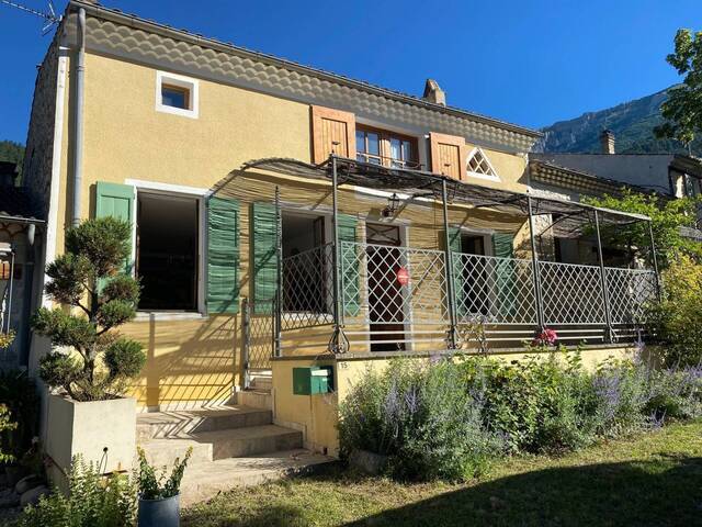 Vente maison ancienne 7 pièces 184 m² à Châtillon-en-Diois (26410)