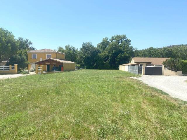 Vente terrain constructible 1149 m² à Mirabel-et-Blacons (26400)