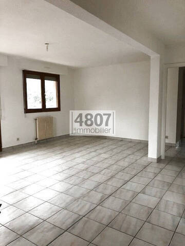 Location appartement 3 pièces 83 m² à Cluses (74300)