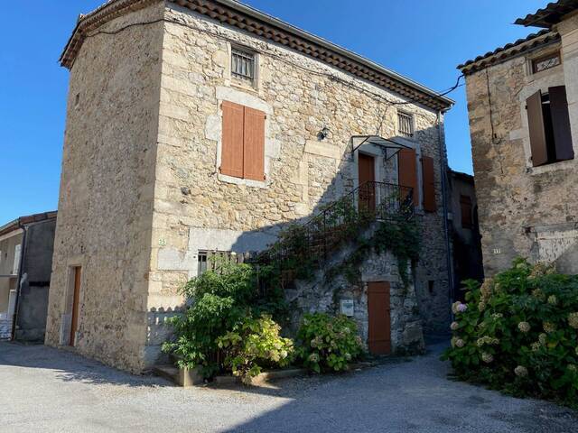 Location maison ancienne 3 pièces 68 m² à Saint-Sernin (07200)