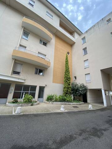 Location appartement 3 pièces 74.8 m² à Valence (26000)