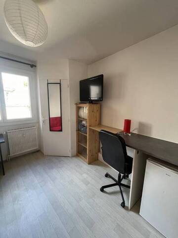 Location Appartement chambre 1 pièce 13 m² Rodez (12000)