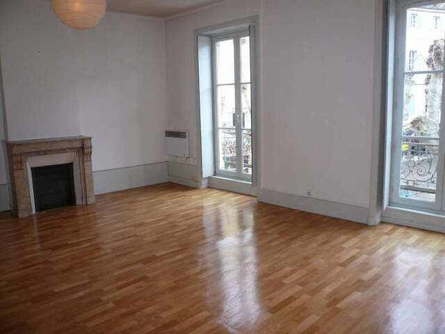 Vente appartement 2 pièces 56 m² à Mâcon (71000) CENTRE VILLE