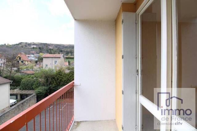 Location Appartement studio 1 pièce 24 m² Vals-près-le-Puy (43750)