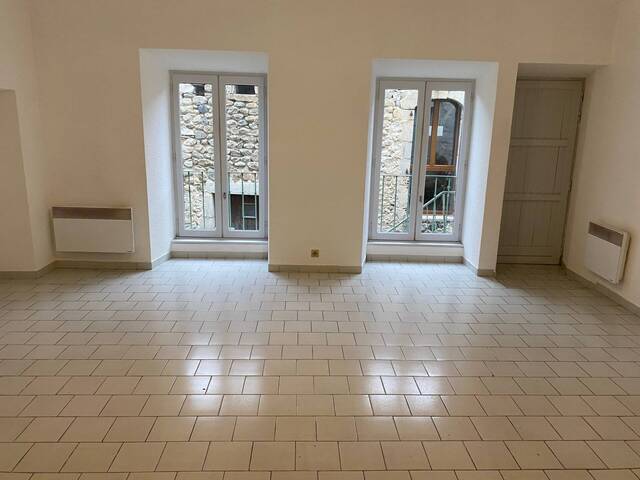 Location appartement 3 pièces 80.7 m² à Vogüé (07200)