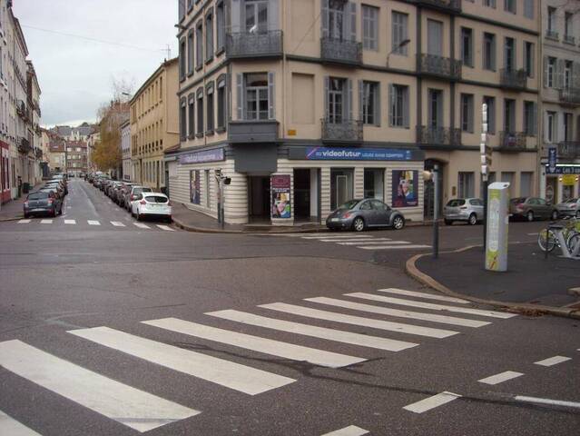 Location local d'activité à Saint-Étienne (42100)