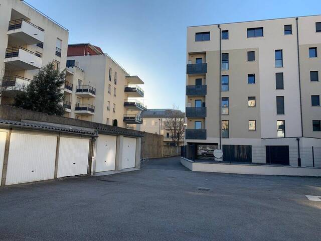 Location stationnement 15 m² à Valence (26000)