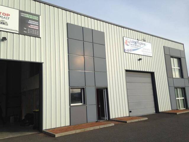 Location local commercial 125 m² à Andrézieux-Bouthéon (42160)