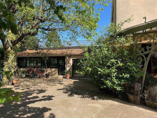 Vente maison 8 pièces 260 m² à Valence (26000)