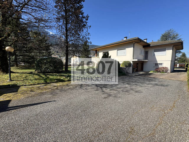 Vente maison 8 pièces 229.96 m² à Scionzier (74950)