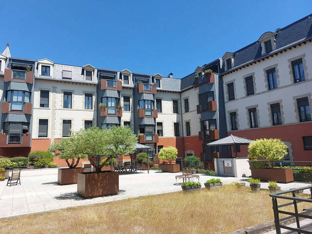 Location Appartement 3 pièces 75 m² Villefranche-de-Rouergue (12200)