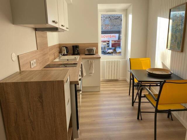 Location appartement 1 pièce 27.79 m² à Saint-Privat (07200)