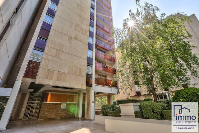 Vente stationnement parking 15 m² à Paris 10e Arrondissement (75010)