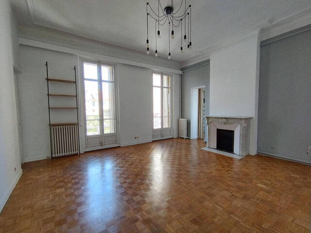 Location Appartement 4 pièces 105.04 m² Marseille 8e Arrondissement (13008)