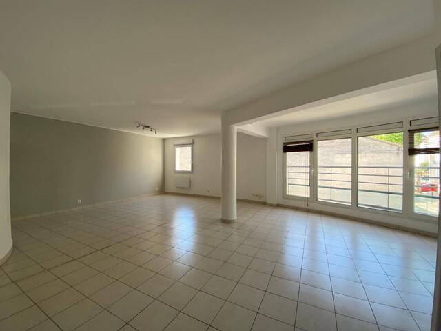 Location appartement 3 pièces 95 m² à Tournon-sur-Rhône (07300)
