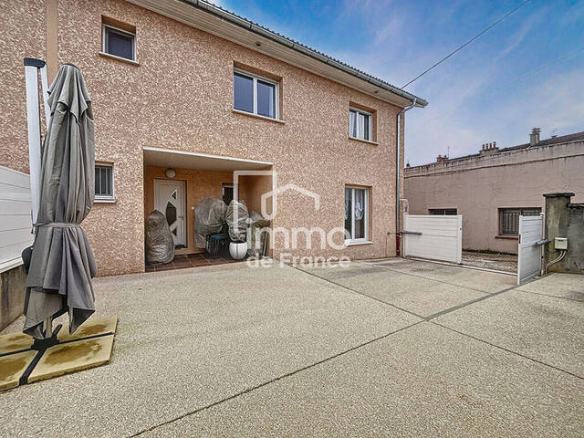 Vente maison 5 pièces 140 m² à Oyonnax (01100)
