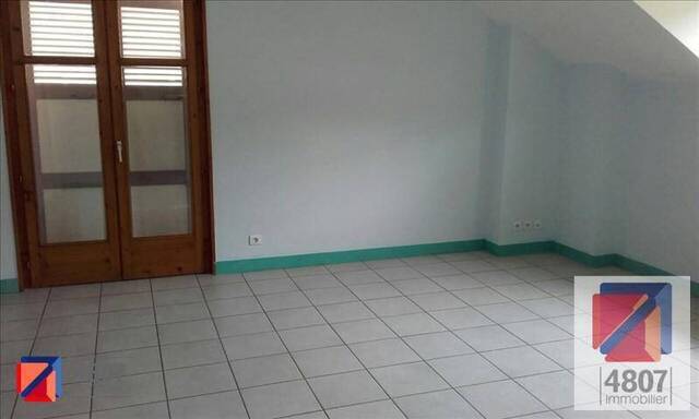 Location appartement ancien 4 pièces 70.09 m² à Scionzier (74950) 5