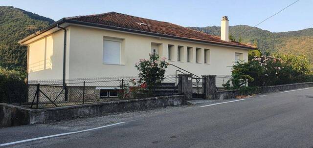 Location Maison 4 pièces 71 m² Saint-Priest (07000)
