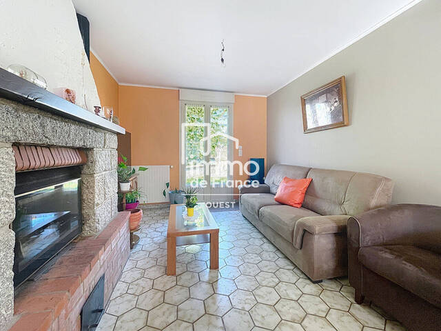 Vente maison 8 pièces 208 m² à Sainte-Gemmes-le-Robert (53600)