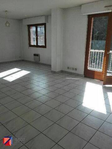 Location appartement 1 pièce 38 m² à Cluses (74300)