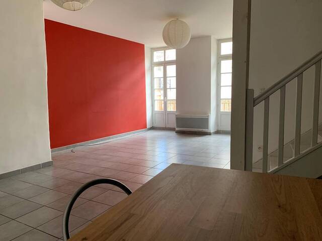 Location appartement 3 pièces 77 m² à Les Vans (07140)
