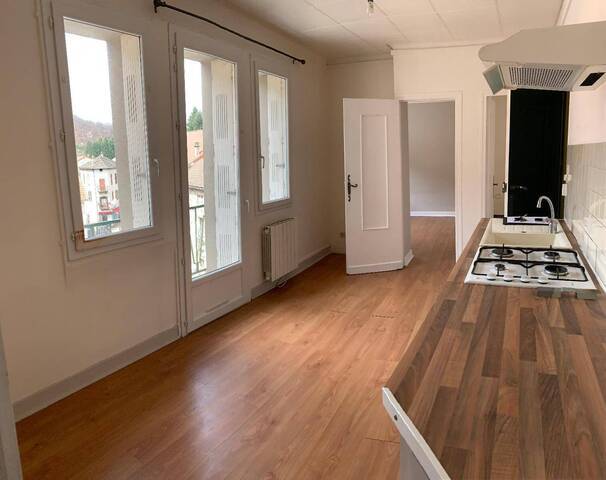 Location appartement 3 pièces 45.7 m² à Villefort (48800)
