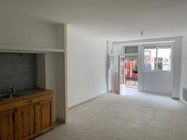 Location appartement 4 pièces 70.15 m² à Les Vans (07140)