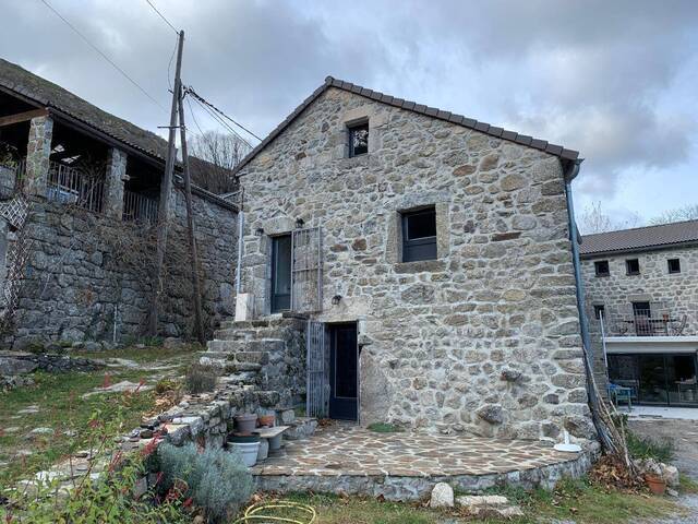 Location appartement 3 pièces 88 m² à Malarce-sur-la-Thines (07140)