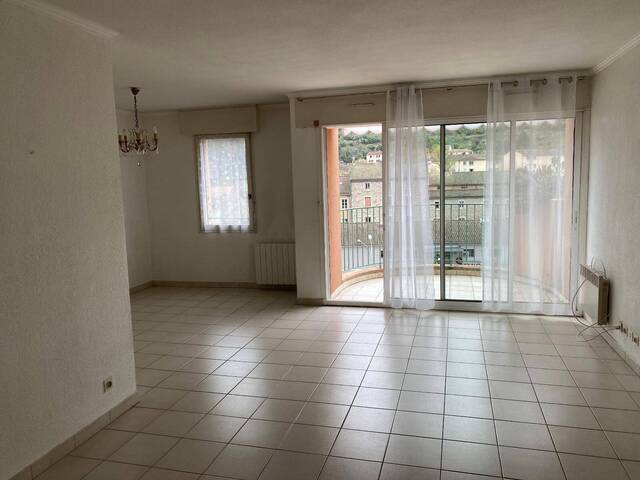 Location appartement 3 pièces 74 m² à Les Vans (07140)