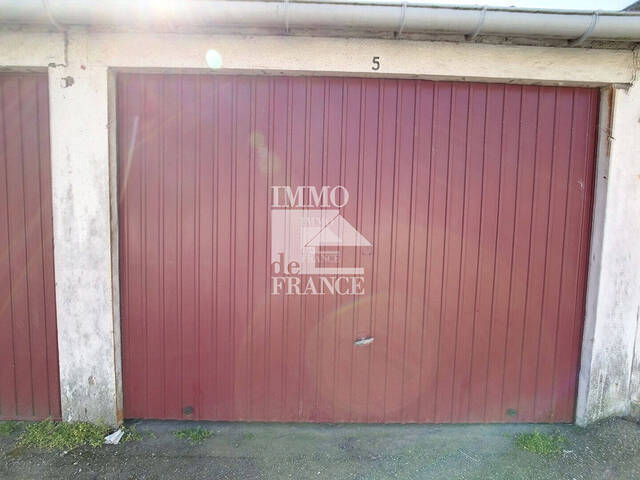 Location stationnement parking / box à Laval (53000)