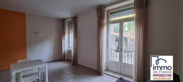 Location appartement 1 pièce 27 m² à Privas (07000)