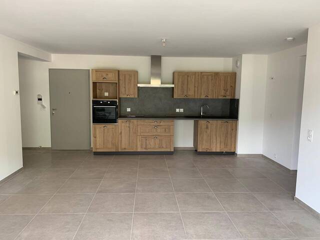 Location appartement récent 3 pièces 67.27 m² à Die (26150)