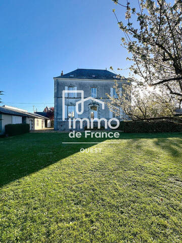 Location maison 6 pièces 222 m² à Louvigné (53210)