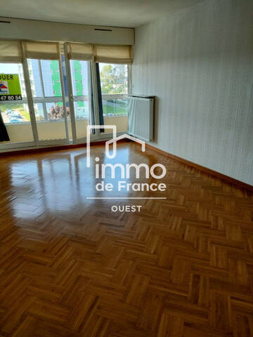 Location Appartement 4 pièces 82.42 m² La Roche-sur-Yon (85000)