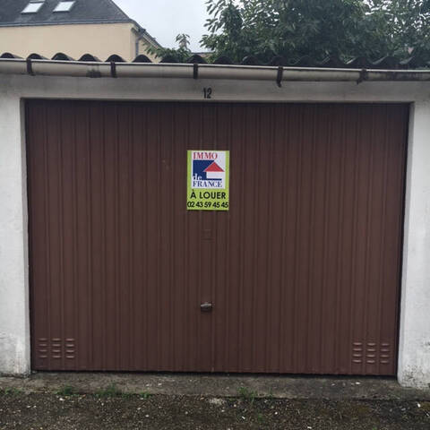 Location stationnement parking / box à Laval (53000)